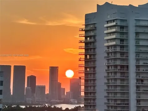 1621 Bay Road Miami Beach FL 33139