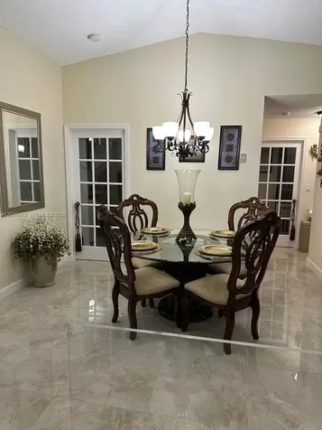 2485 W 76th Street Hialeah FL 33016