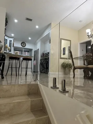2485 W 76th Street Hialeah FL 33016