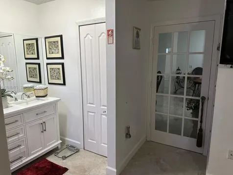 2485 W 76th Street Hialeah FL 33016