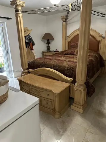 2485 W 76th Street Hialeah FL 33016