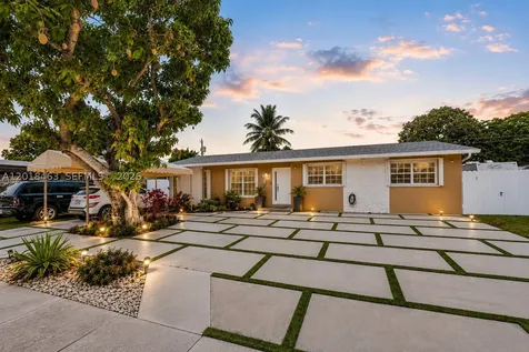 15725 SW 102nd Place Miami FL 33157