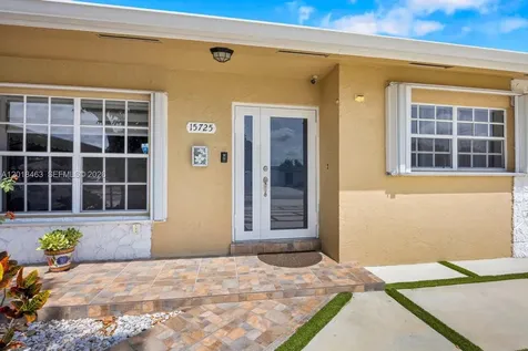 15725 SW 102nd Place Miami FL 33157