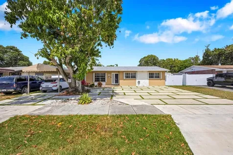 15725 SW 102nd Place Miami FL 33157