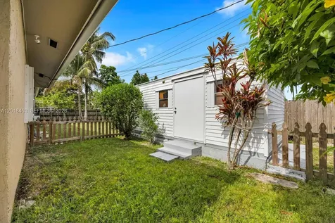 15725 SW 102nd Place Miami FL 33157