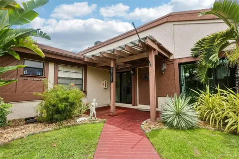 2731 S Parkview Drive Hallandale Beach FL 33009
