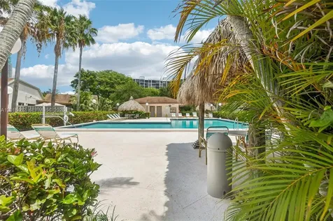 2731 S Parkview Drive Hallandale Beach FL 33009