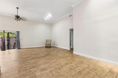 2731 S Parkview Drive Hallandale Beach FL 33009