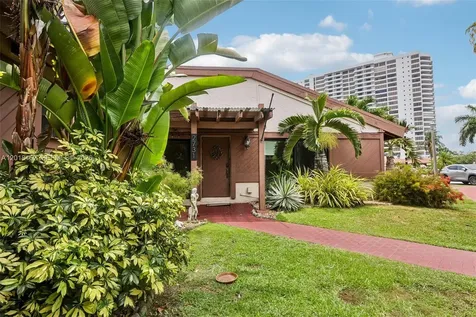 2731 S Parkview Drive Hallandale Beach FL 33009