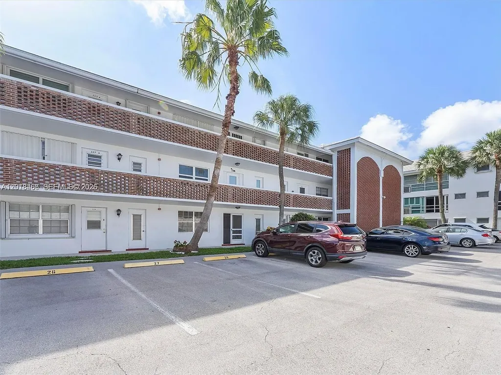 2050 NE 39th Street Lighthouse Point FL 33064