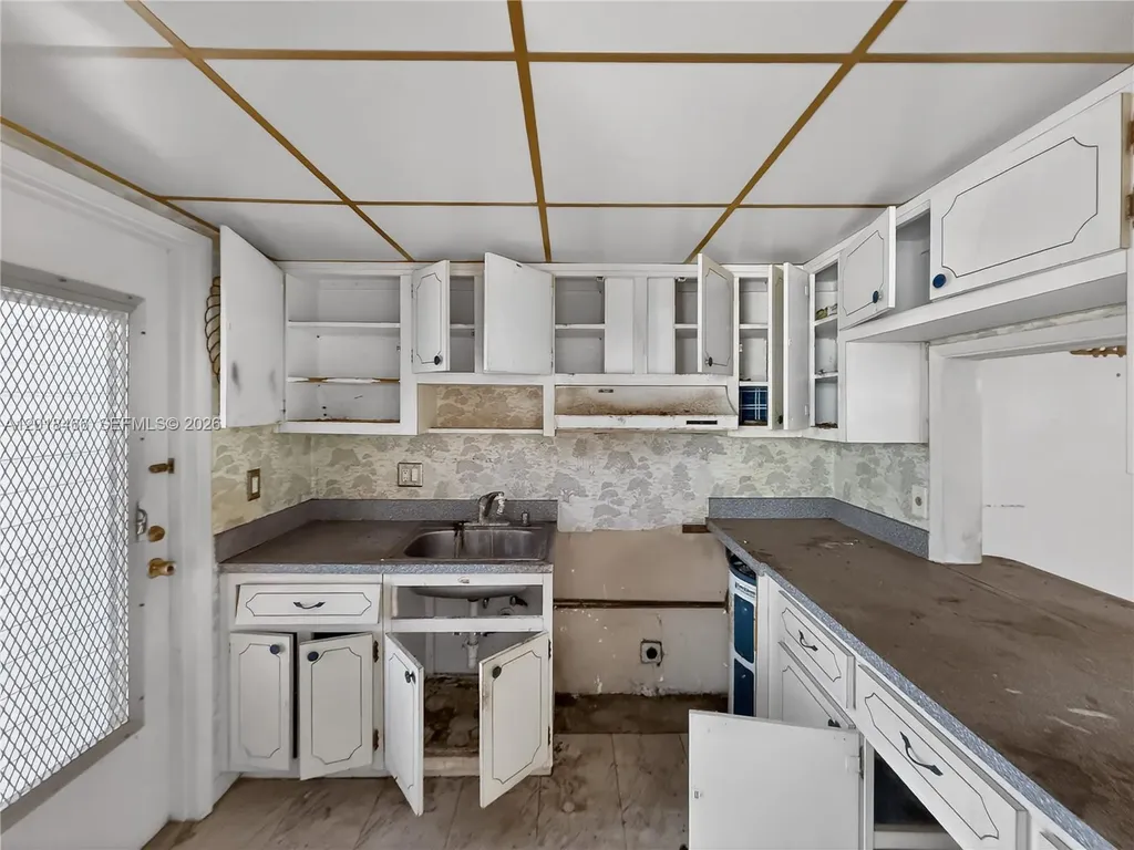 2050 NE 39th Street Lighthouse Point FL 33064