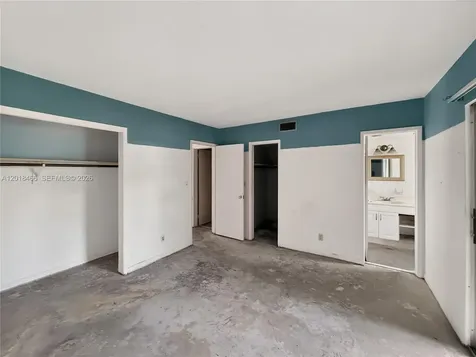 2050 NE 39th Street Lighthouse Point FL 33064