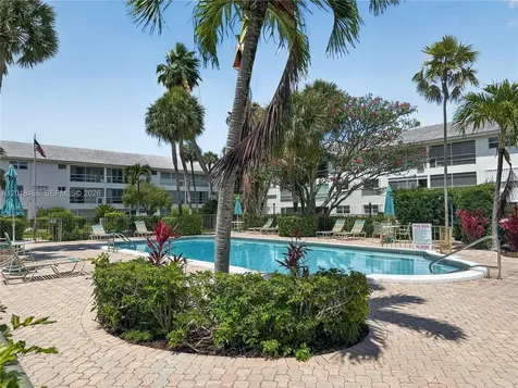 2050 NE 39th Street Lighthouse Point FL 33064