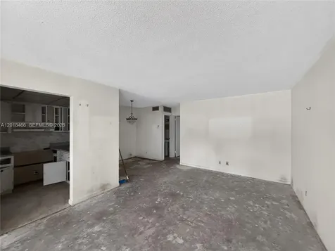 2050 NE 39th Street Lighthouse Point FL 33064