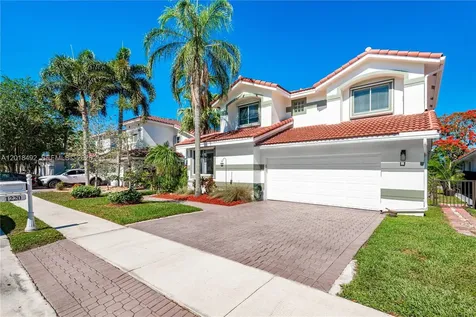 1220 W Bel Aire Drive W Pembroke Pines FL 33027