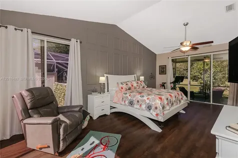 1220 W Bel Aire Drive W Pembroke Pines FL 33027
