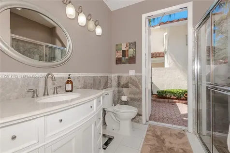 1220 W Bel Aire Drive W Pembroke Pines FL 33027