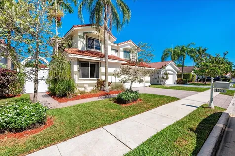 1220 W Bel Aire Drive W Pembroke Pines FL 33027