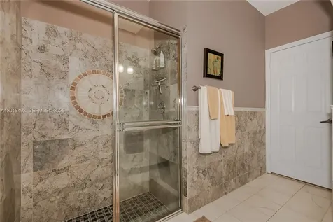 1220 W Bel Aire Drive W Pembroke Pines FL 33027
