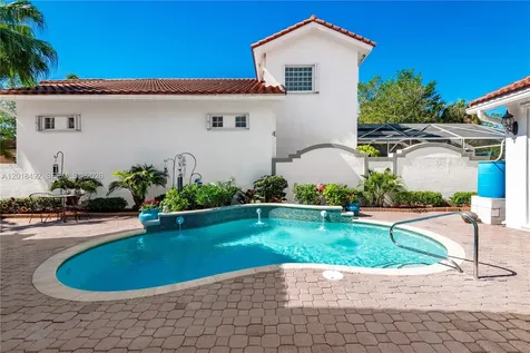 1220 W Bel Aire Drive W Pembroke Pines FL 33027