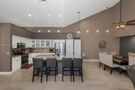 1220 W Bel Aire Drive W Pembroke Pines FL 33027