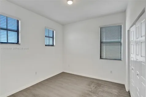 643 NE 191st Terrace Miami FL 33179