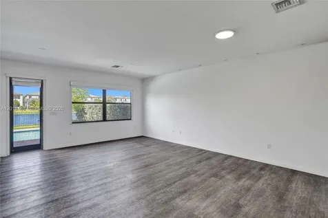 643 NE 191st Terrace Miami FL 33179