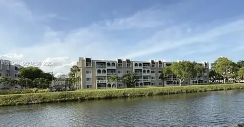 7815 Camino Real Miami FL 33143