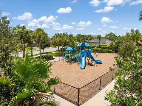 1907 Bottlebrush Way North Port FL 34289