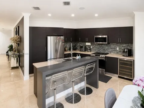 6950 NW 106th Avenue Doral FL 33178