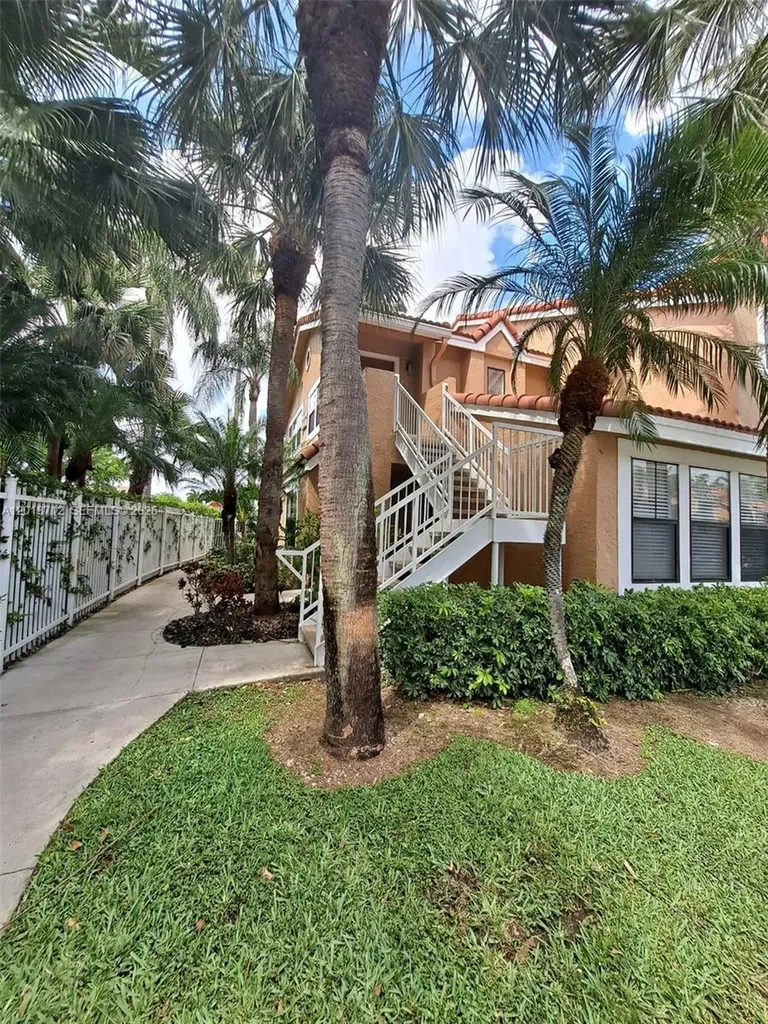 15581 SW 104th Terrace Miami FL 33196