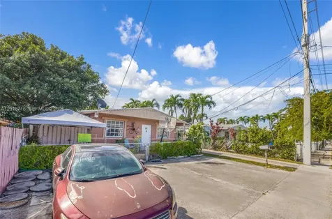 3126 NW 28th Street Miami FL 33142