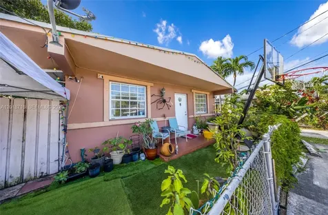 3126 NW 28th Street Miami FL 33142