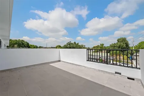728 NW 55th Terrace Miami FL 33127