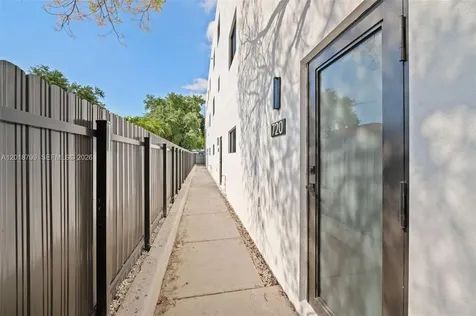 728 NW 55th Terrace Miami FL 33127