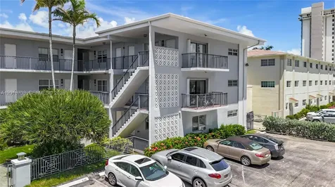 2600 S Ocean Drive Hollywood FL 33019