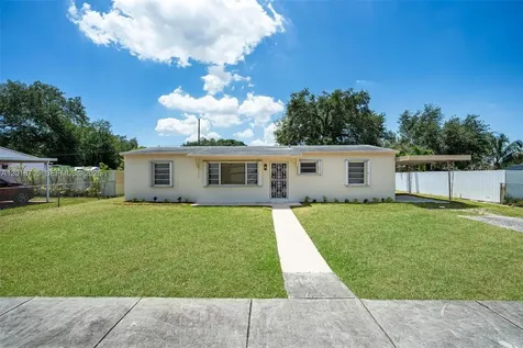 2760 NW 164th Terrace Miami Gardens FL 33054