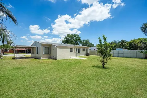 2760 NW 164th Terrace Miami Gardens FL 33054