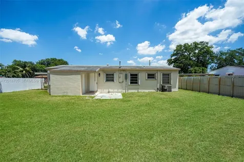 2760 NW 164th Terrace Miami Gardens FL 33054