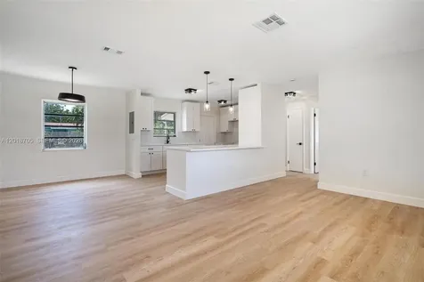 2760 NW 164th Terrace Miami Gardens FL 33054