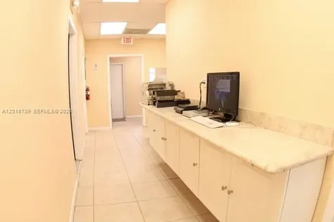 305 NW 10th Terrace Hallandale Beach FL 33009
