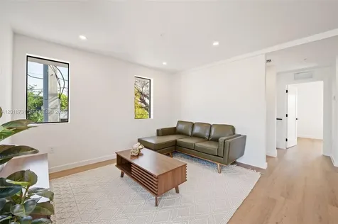 726 NW 55th Terrace Miami FL 33127