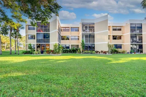16175 Golf Club Road Weston FL 33326