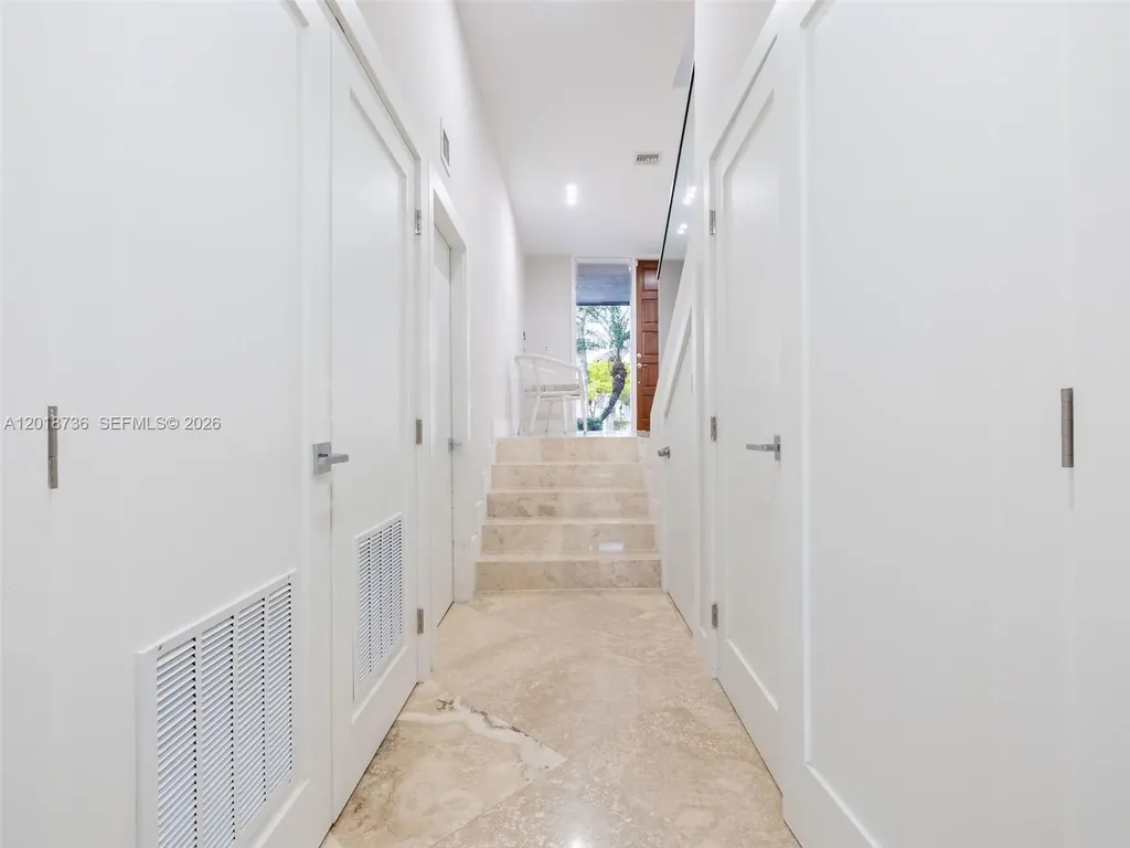 18 Port Side Drive Fort Lauderdale FL 33316