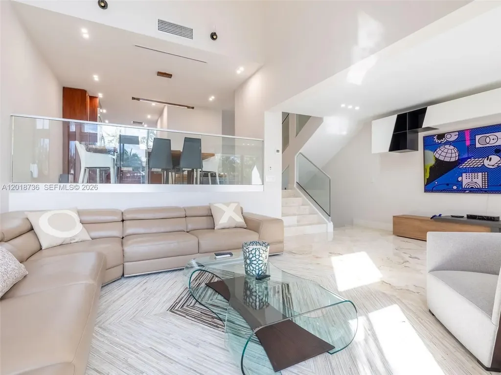 18 Port Side Drive Fort Lauderdale FL 33316