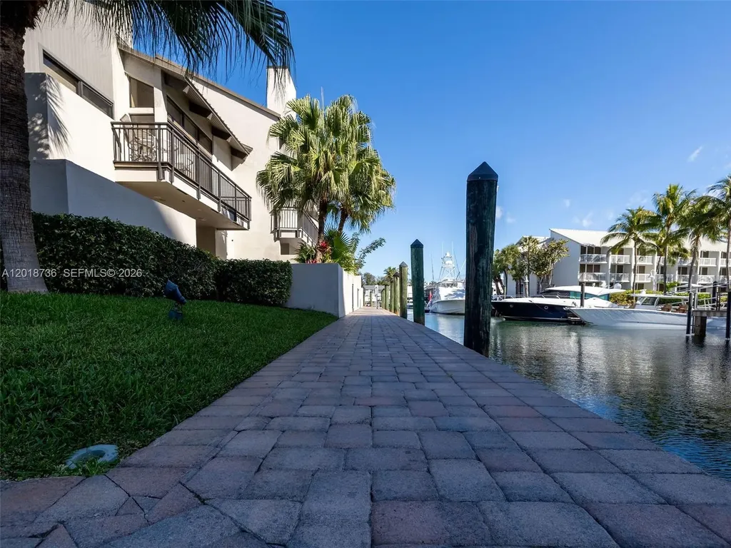 18 Port Side Drive Fort Lauderdale FL 33316