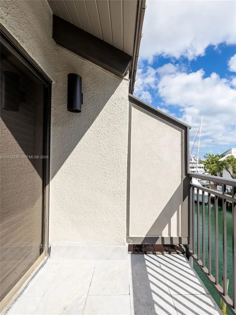 18 Port Side Drive Fort Lauderdale FL 33316