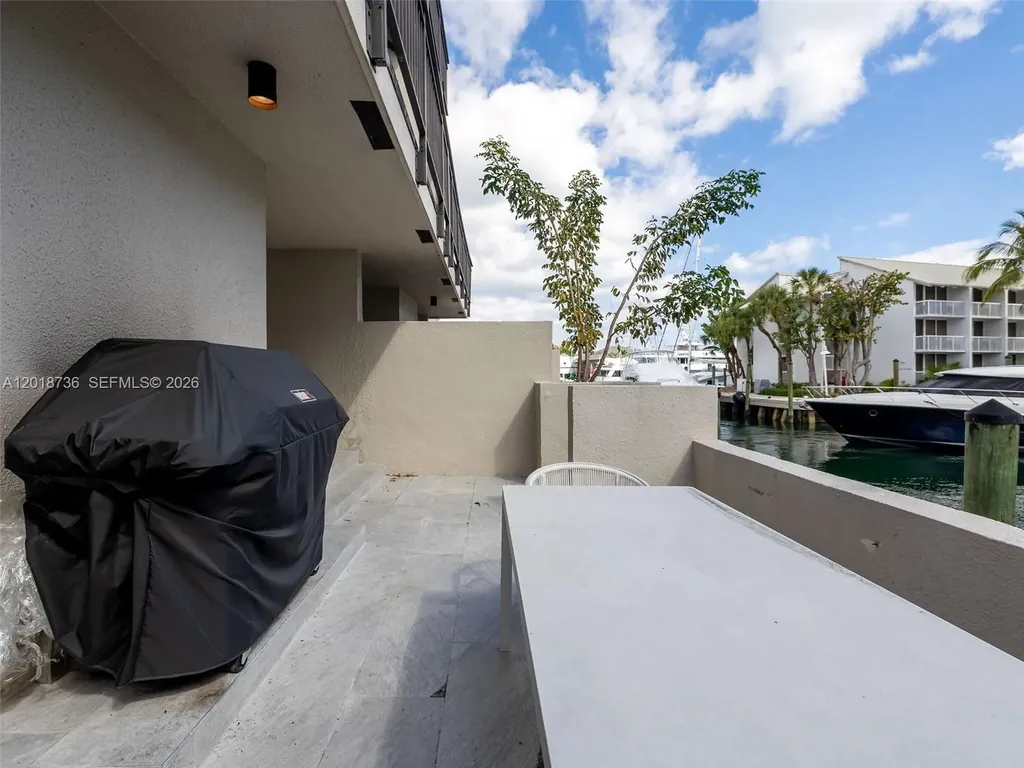 18 Port Side Drive Fort Lauderdale FL 33316