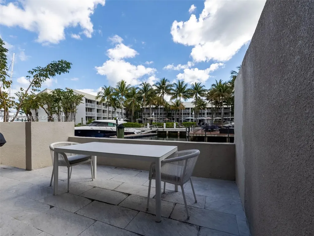 18 Port Side Drive Fort Lauderdale FL 33316