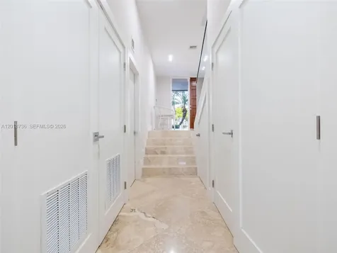 18 Port Side Drive Fort Lauderdale FL 33316